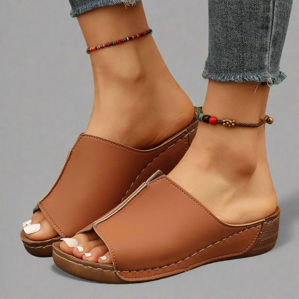 Noemi | Handgefertigte Wedgesandalen aus Premium-Material