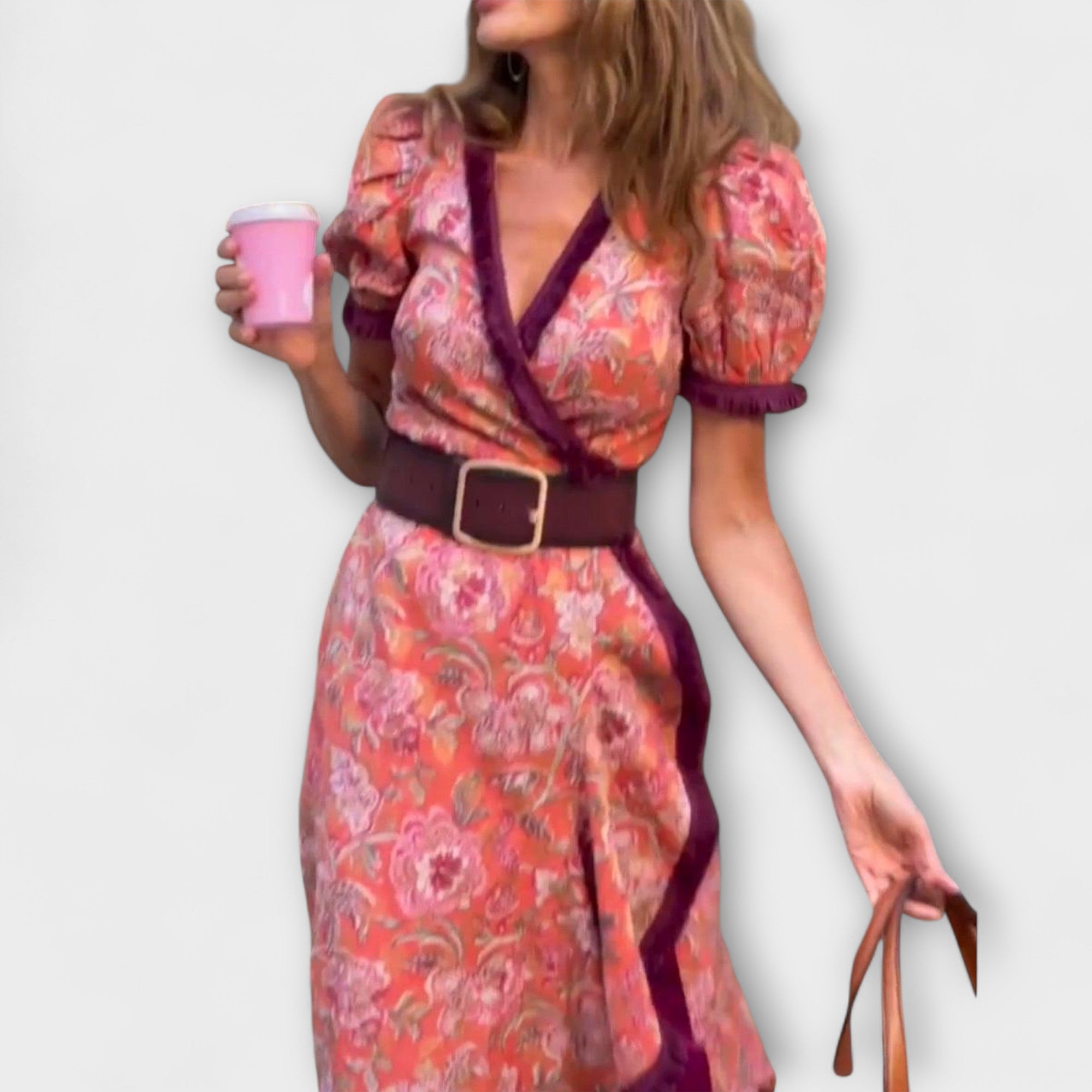 Elegantes Rosa Maxi-Kleid mit kurzen Ärmeln