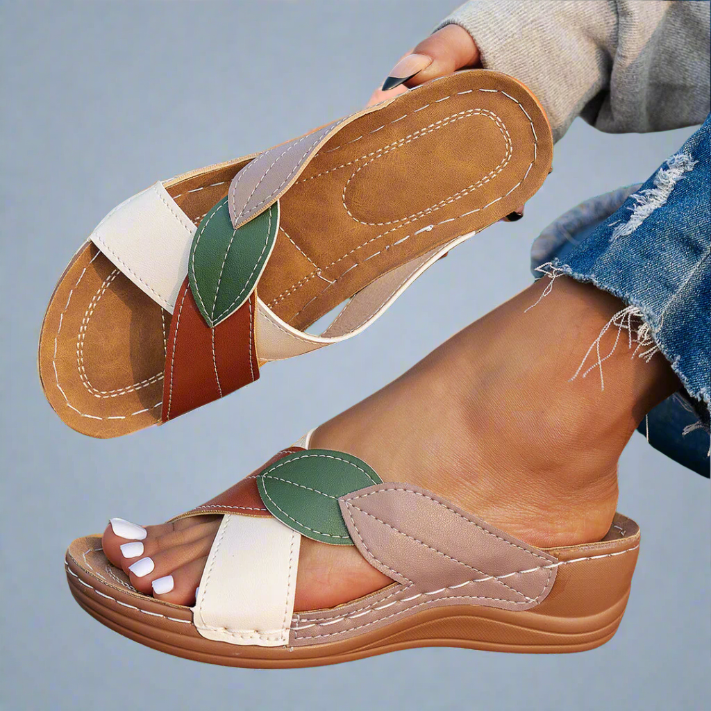 Nina | Handgefertigte Wedgesandalen aus Premium-Material