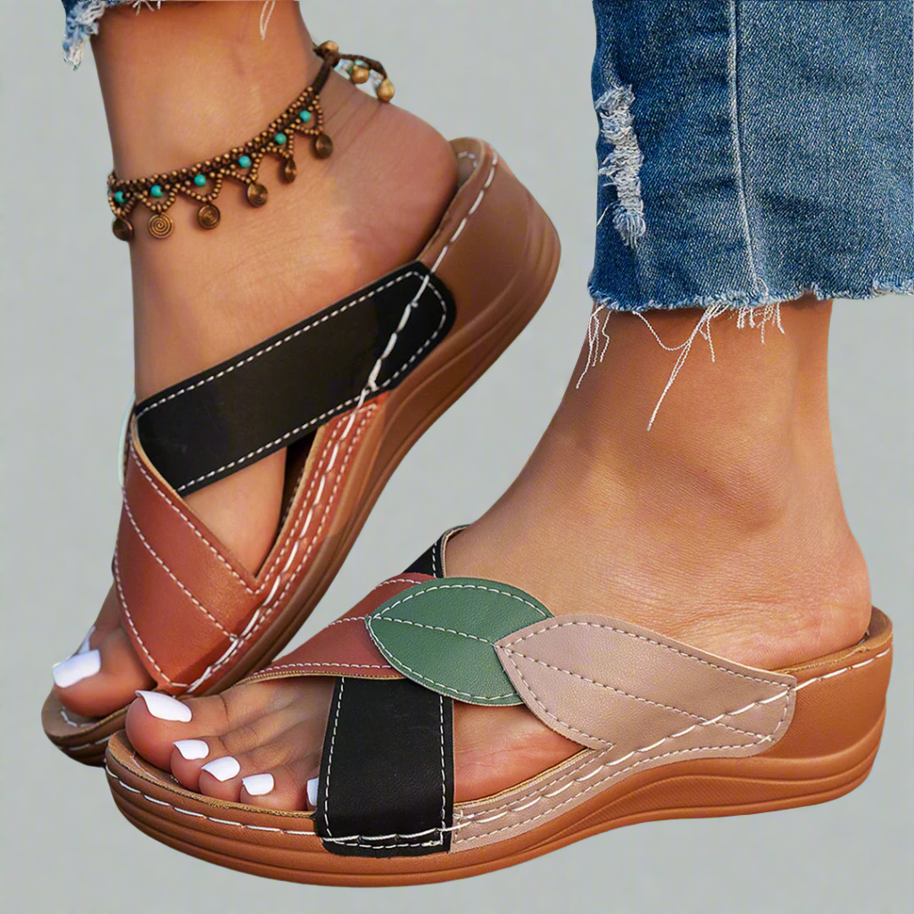 Nina | Handgefertigte Wedgesandalen aus Premium-Material