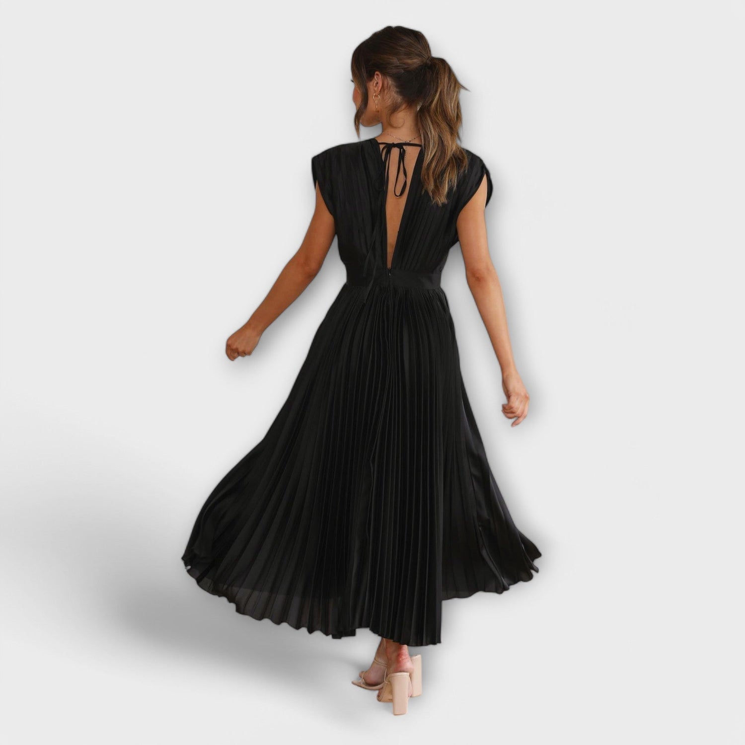 Maria - Stilvolles Faltenkleid
