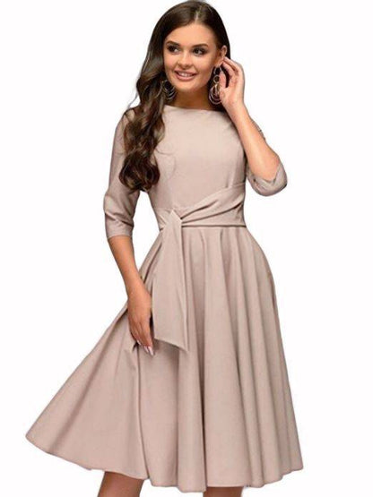 Elegantes Swing-Kleid